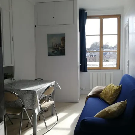 Petit En Bord 2 Mer. * 沃勒莱罗斯